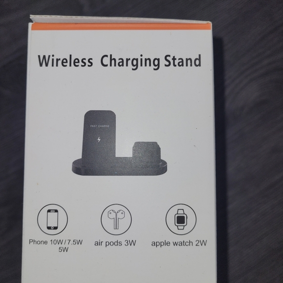 BNIB apple device charger - Picture 4 of 4
